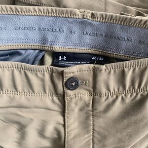 Men’s Under Armour athletic performance pants, stretch waist, size 40/32